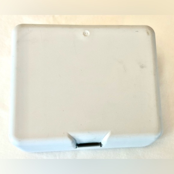 Voltage Valet Travel 50/2000 Watt Voltage Travel Electric Converter Plug Kit - Picture 8 of 8